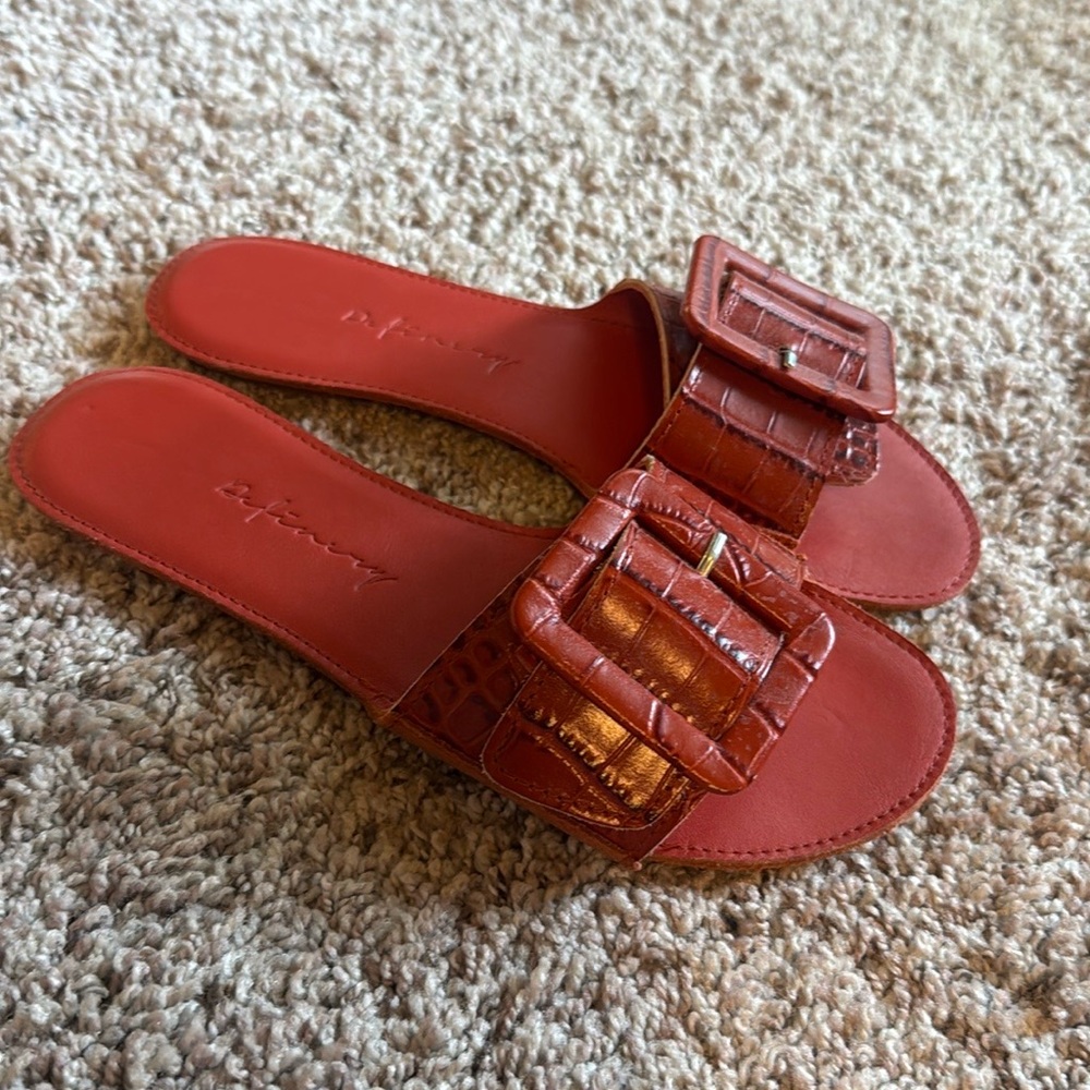 Definery Loop Red Crocodile Sandals
